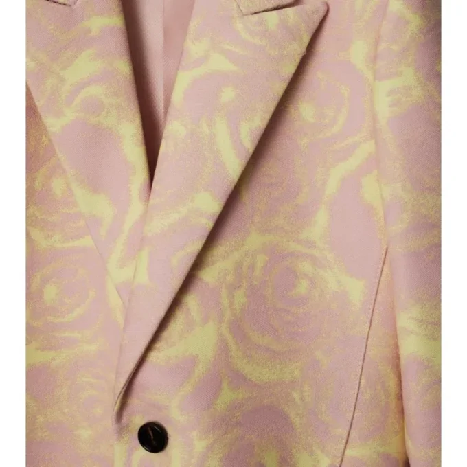 Chaqueta entallada de lana rosa Chaqueta entallada de lana rosa