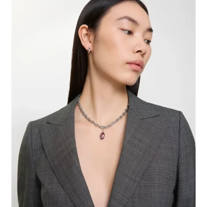 Collar de cadena con dijes
