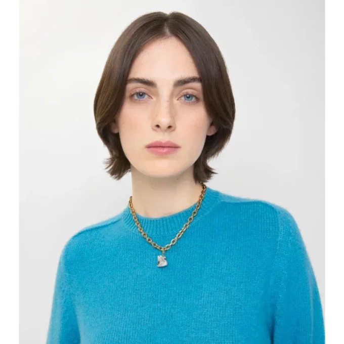 Collar de cadena con dijes