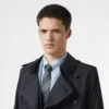Corbata de seda con rayas icónicas de corte clásico Corbata de seda con rayas icónicas de corte clásico