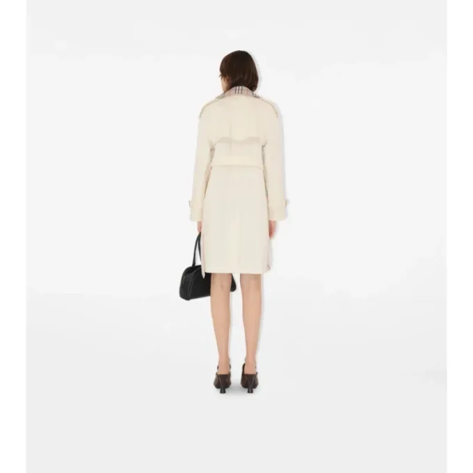 Gabardina Castleford de largo medio con cuello a cuadros Gabardina Castleford de largo medio con cuello a cuadros