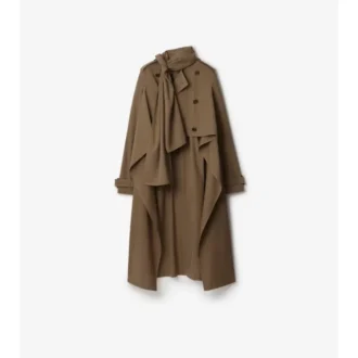 Gabardina con bufanda larga de seda