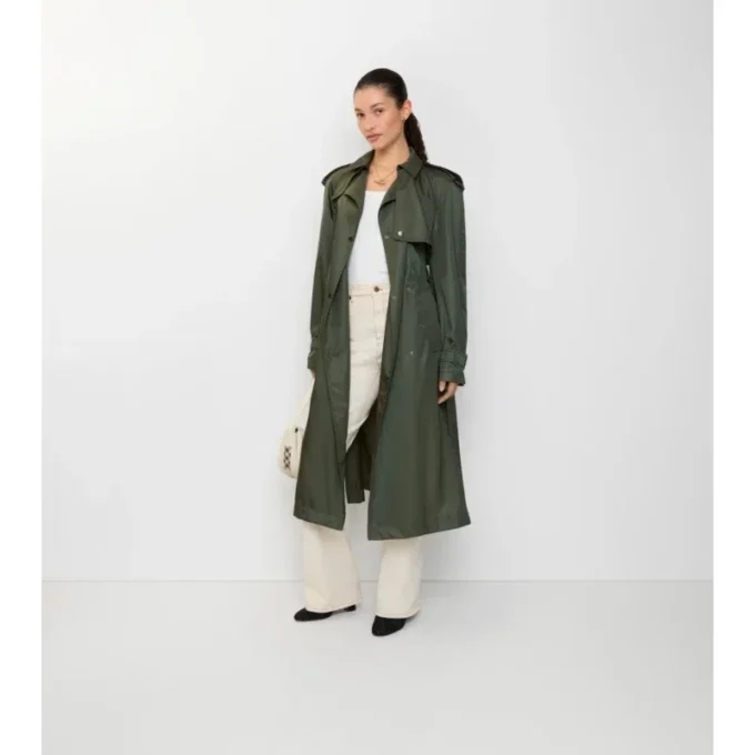 Gabardina larga de nylon con capucha