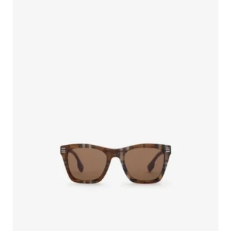 Gafas de sol con montura cuadrada