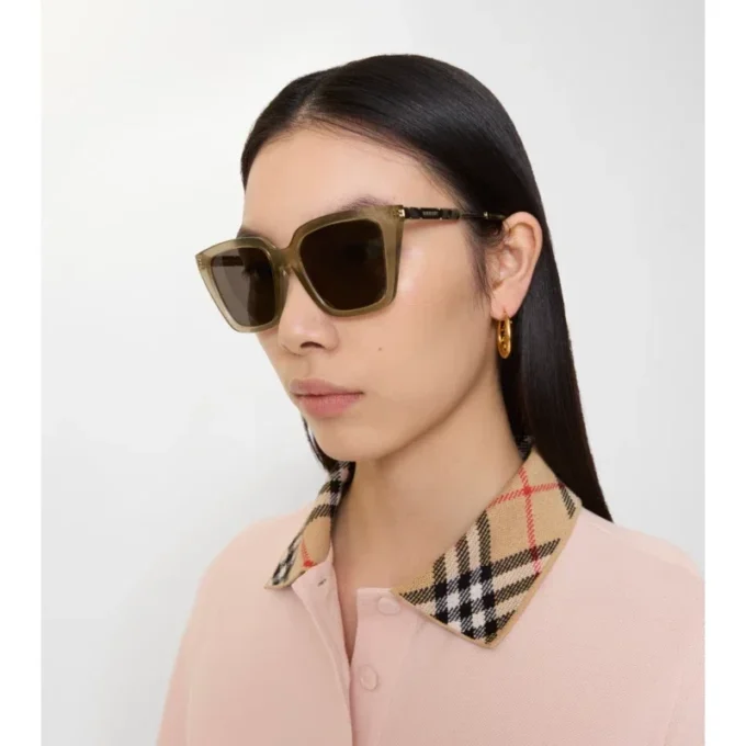 Gafas de sol cuadradas con grabado de cuadros 