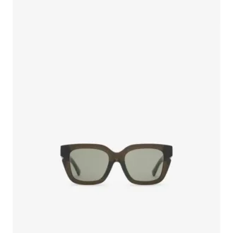 Gafas de sol cuadradas con incrustaciones de cuadros