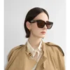 Gafas de sol cuadradas con incrustaciones de cuadros