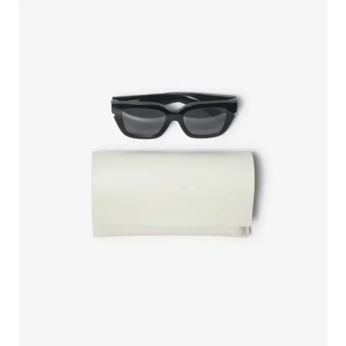 Gafas de sol cuadradas con incrustaciones de cuadros