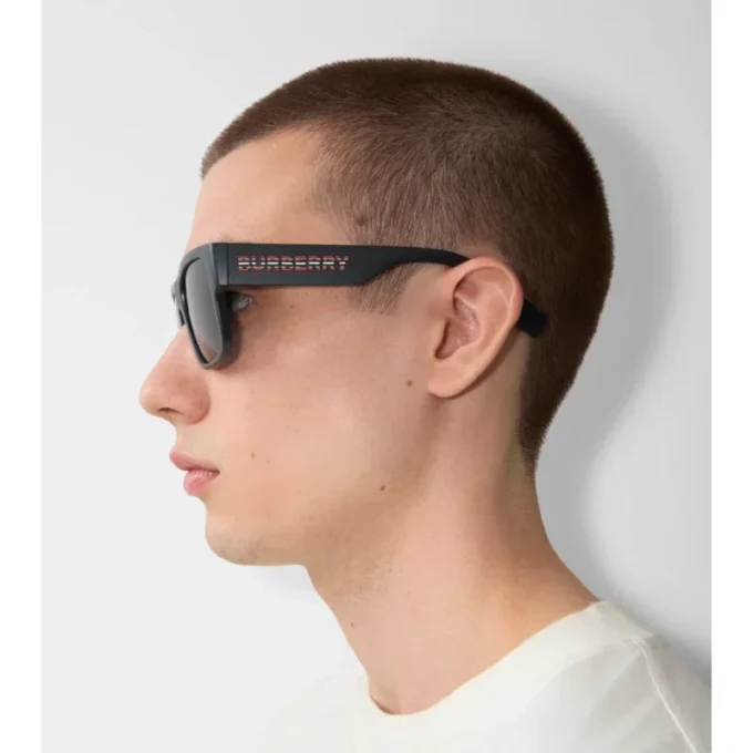 Gafas de sol de montura cuadrada con detalle del logotipo Gafas de sol de montura cuadrada con detalle del logotipo