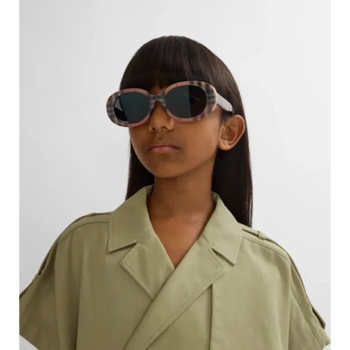 Gafas de sol ovaladas con estampado de cuadros