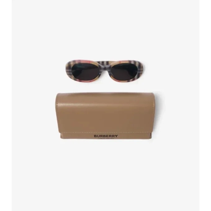 Gafas de sol ovaladas con estampado de cuadros