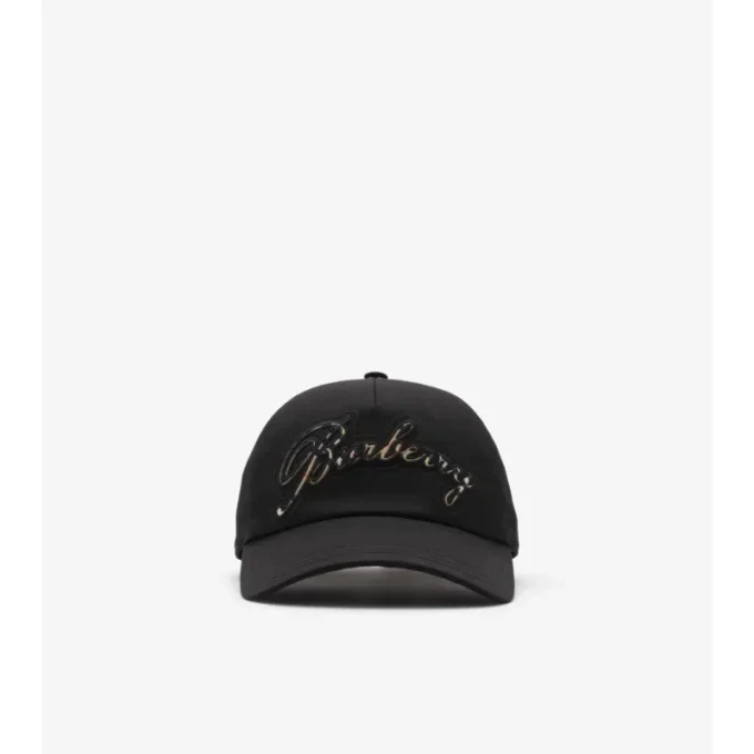 Gorra de béisbol de Gabardine con logotipo cursivo y estampado de cuadros Gorra de béisbol de Gabardine con logotipo cursivo y estampado de cuadros