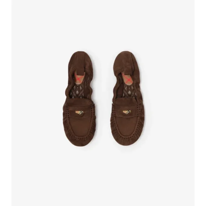 Mocasines de gamuza color beige Mocasines de gamuza color beige
