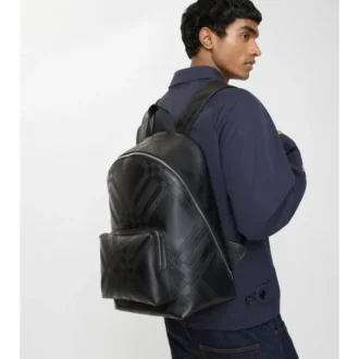 Mochila con estampado de cuadros en relieve
