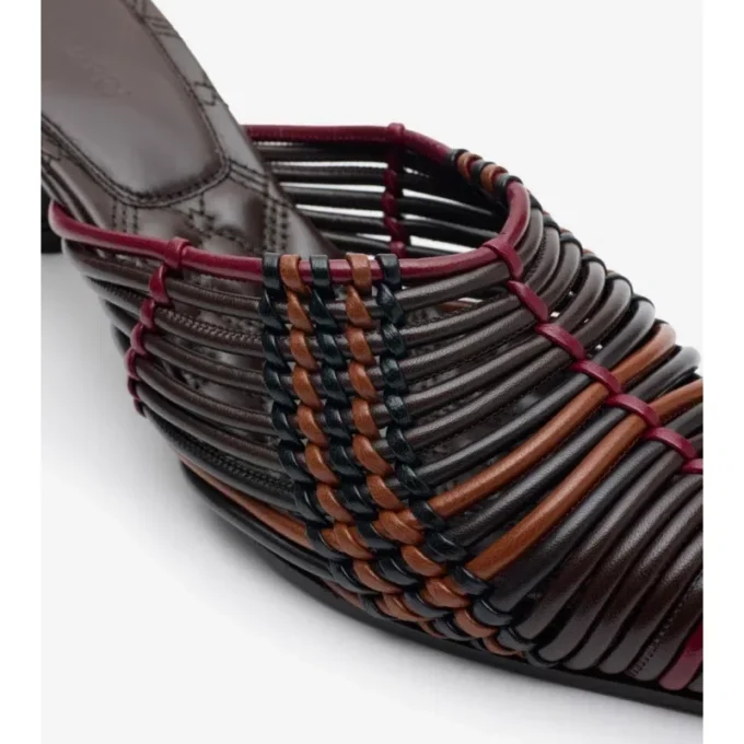 Mules de cuero tejido con estampado de cuadros