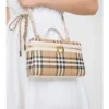 Neceser con estampado de cuadros Neceser con estampado de cuadros
