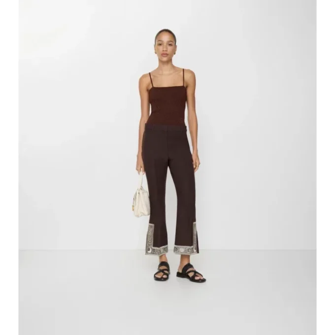 Pantalones acampanados cortos de lana y seda bordados Pantalones acampanados cortos de lana y seda bordados