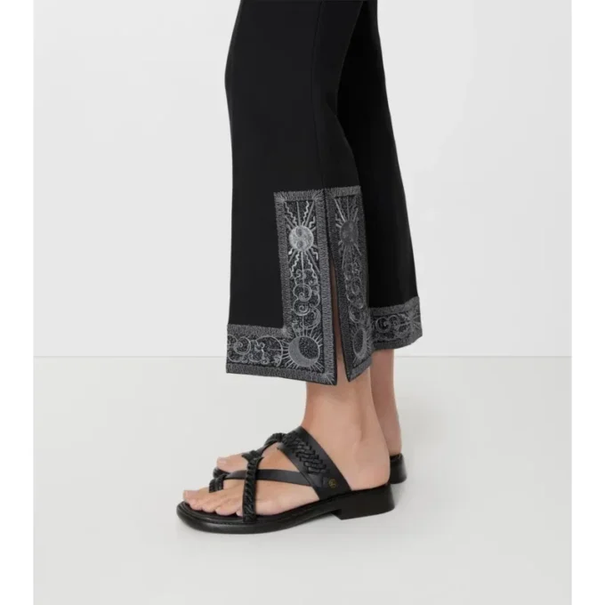 Pantalones acampanados cortos de lana y seda bordados Pantalones acampanados cortos de lana y seda bordados