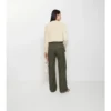 Pantalones cargo de Gabardine con ribetes a cuadros Pantalones cargo de Gabardine con ribetes a cuadros