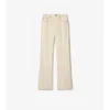 Pantalones de mezclilla de talle alto y corte acampanado Pantalones de mezclilla de talle alto y corte acampanado
