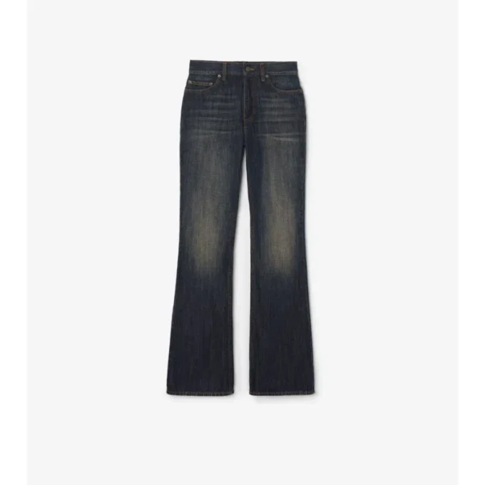 Pantalones de mezclilla de talle alto y corte acampanado Pantalones de mezclilla de talle alto y corte acampanado