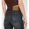 Pantalones de mezclilla de talle alto y corte acampanado Pantalones de mezclilla de talle alto y corte acampanado