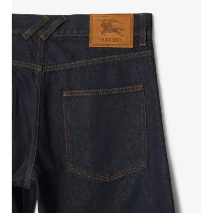 Pantalones de mezclilla rectos con vuelta