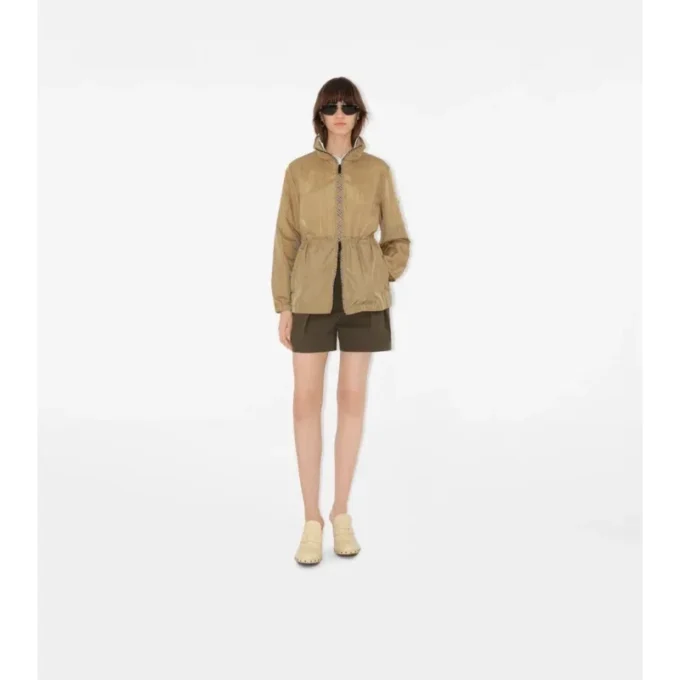 Parka corta de nailon con cinta a cuadros