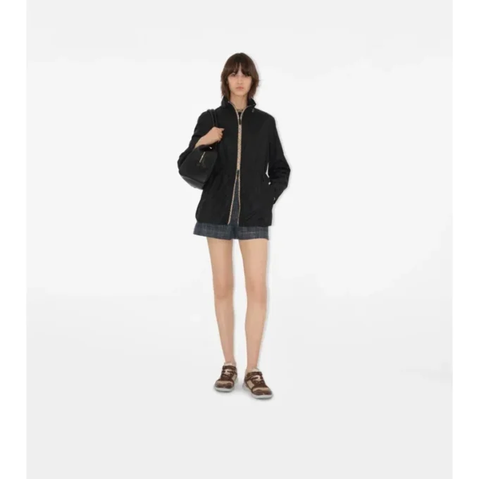 Parka corta de nailon con cinta a cuadros