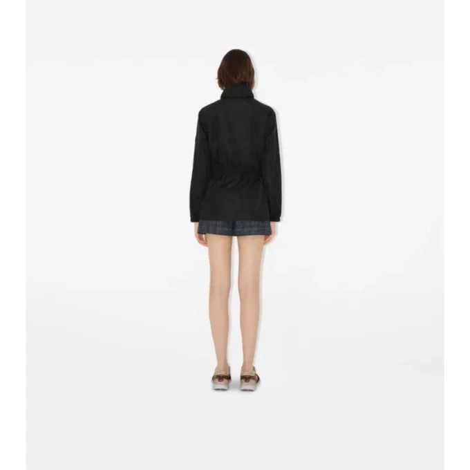 Parka corta de nailon con cinta a cuadros