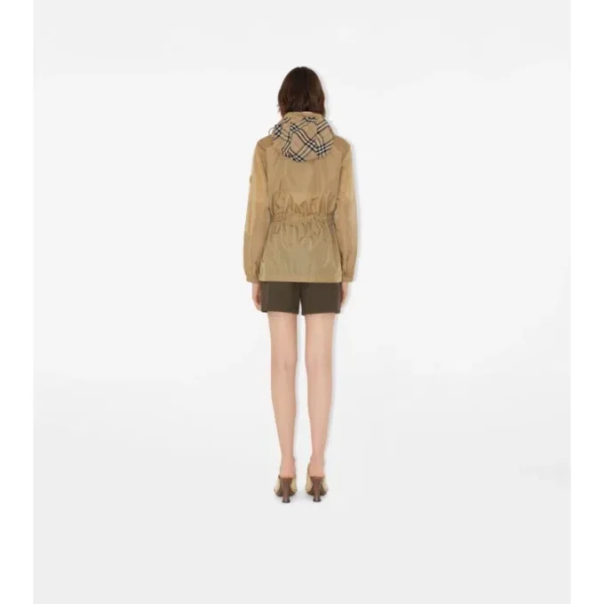 Parka corta de nailon con cinta a cuadros