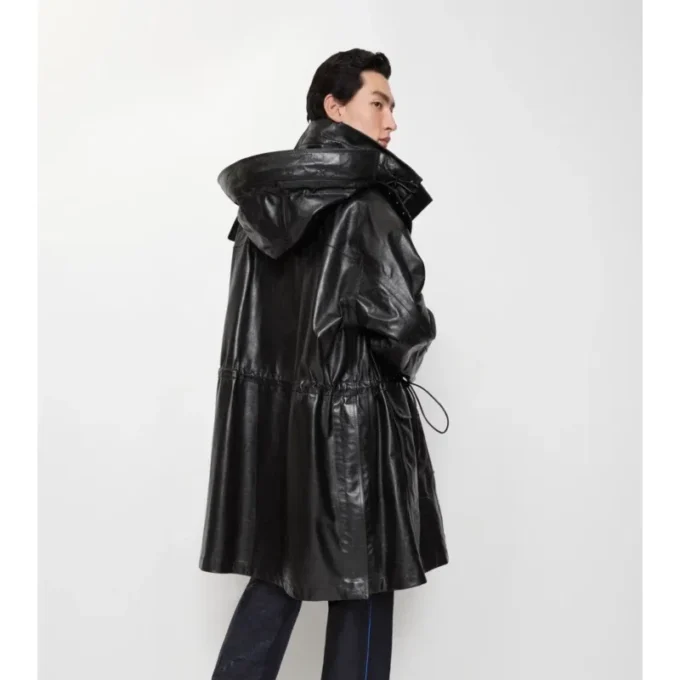 Parka de cuero con ribete de flecos desmontable Parka de cuero con ribete de flecos desmontable