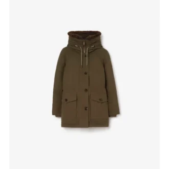 Parka de Gabardine con ribete de piel de oveja Parka de Gabardine con ribete de piel de oveja