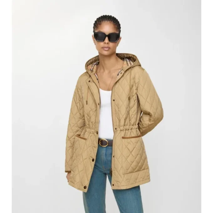 Parka de nailon acolchada Parka de nailon acolchada