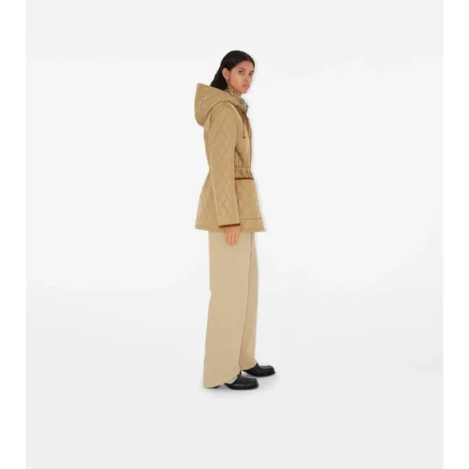 Parka de nailon acolchada Parka de nailon acolchada