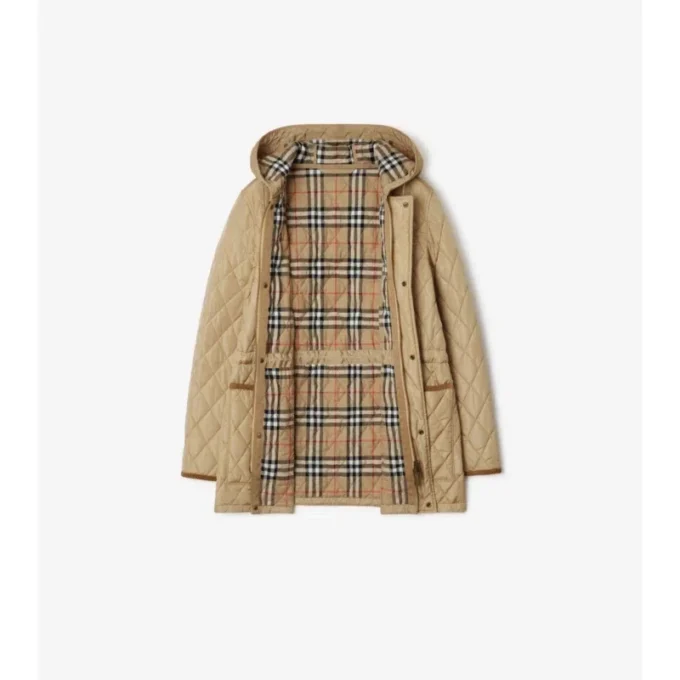 Parka de nailon acolchada Parka de nailon acolchada