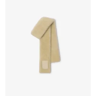 Pañuelo de piel de oveja con etiqueta estrecha