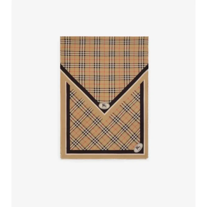 Pañuelo de seda con estampado de caballero y cuadros Pañuelo de seda con estampado de caballero y cuadros
