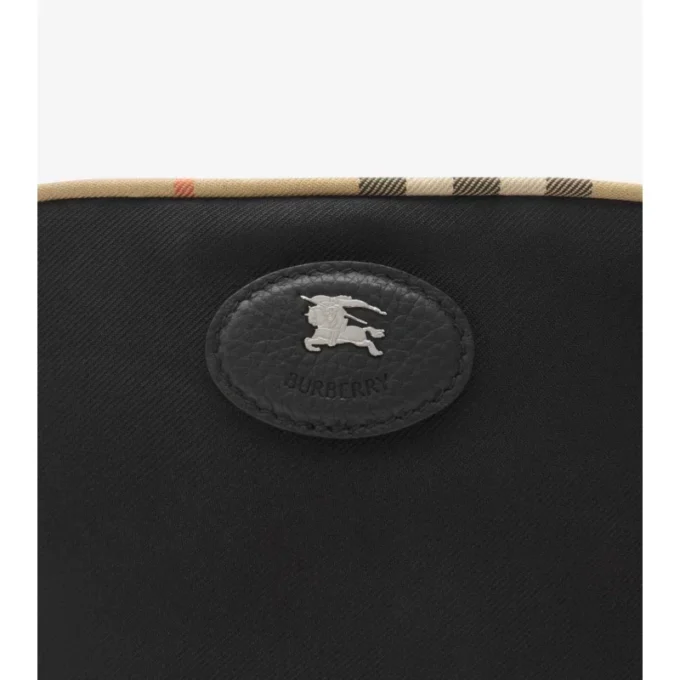 Pochette avec ribete de cuadros petits Pochette avec ribete de cuadros petits
