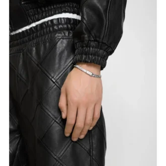Pulsera con estampado de cuadros grabado 