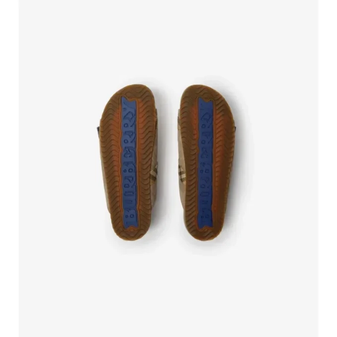 Sandalias Urchin de ante con estampado de cuadros