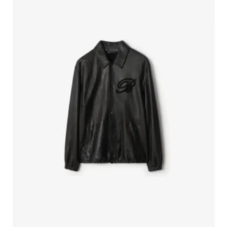 Sobrecamiseta de cuero con logotipo en cursiva
