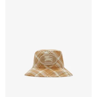 Sombrero tipo pescador con efecto rafia y sello del caballero