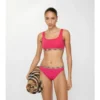 Top de bikini con ribete a cuadros