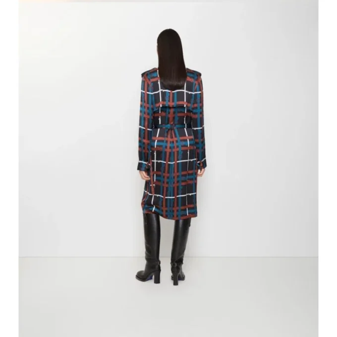 Vestido tipo gabardina de viscosa con estampado de cuadros y cinturón