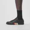 Zapatillas de cuero con detalle de rayas Zapatillas de cuero con detalle de rayas