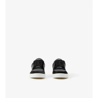 Zapatillas de piel, ante y estampado de cuadros