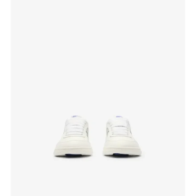 Zapatillas de piel y estampado de cuadros Zapatillas de piel y estampado de cuadros