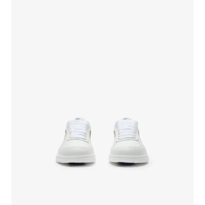 Zapatillas de piel y estampado de cuadros Zapatillas de piel y estampado de cuadros