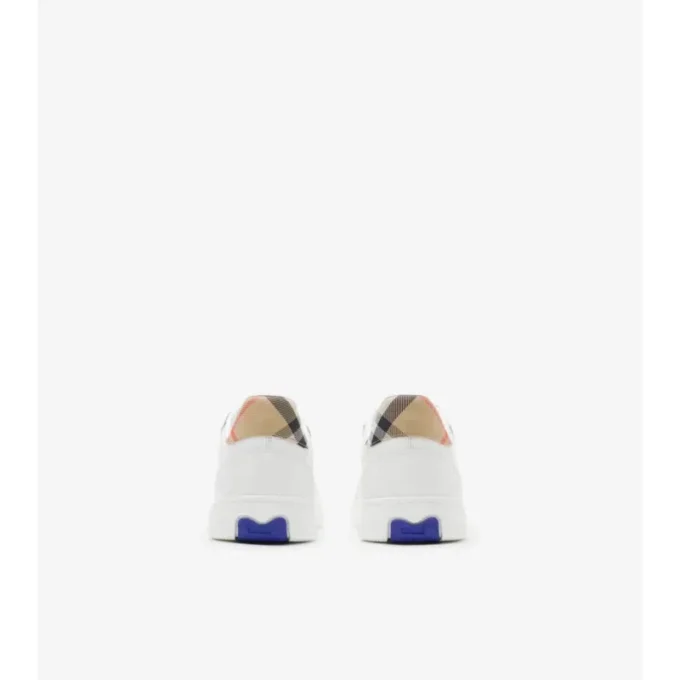 Zapatillas de piel y estampado de cuadros Zapatillas de piel y estampado de cuadros